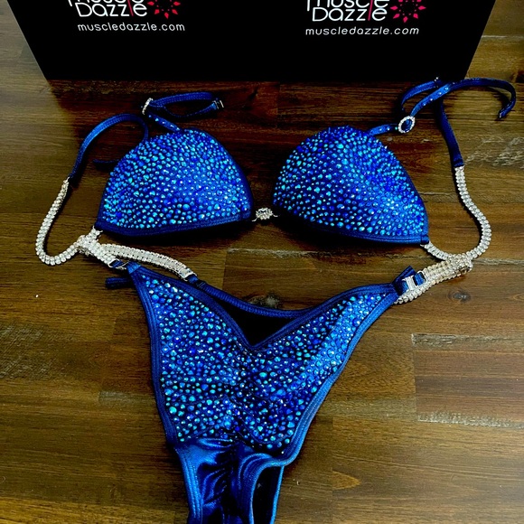 Competition bikini - Picture 1 of 4